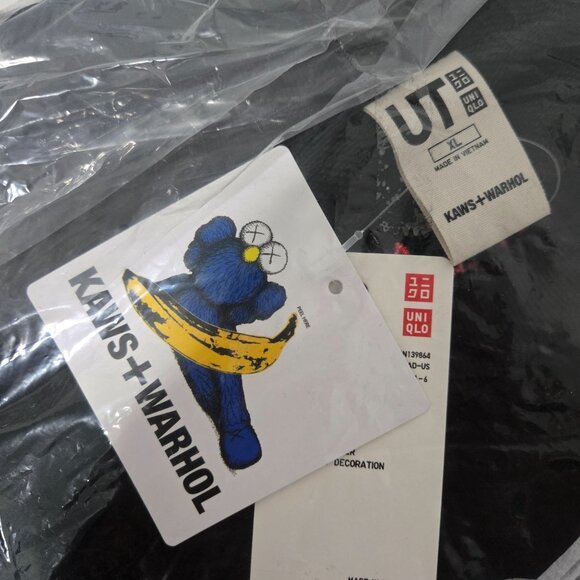 KAWS‎ x Uniqlo Warhol Graphic  Sweatshirt Black - Size XL - Picture 3 of 6